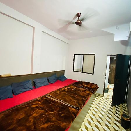 Hotel Ramghat View Ujjain Extérieur photo