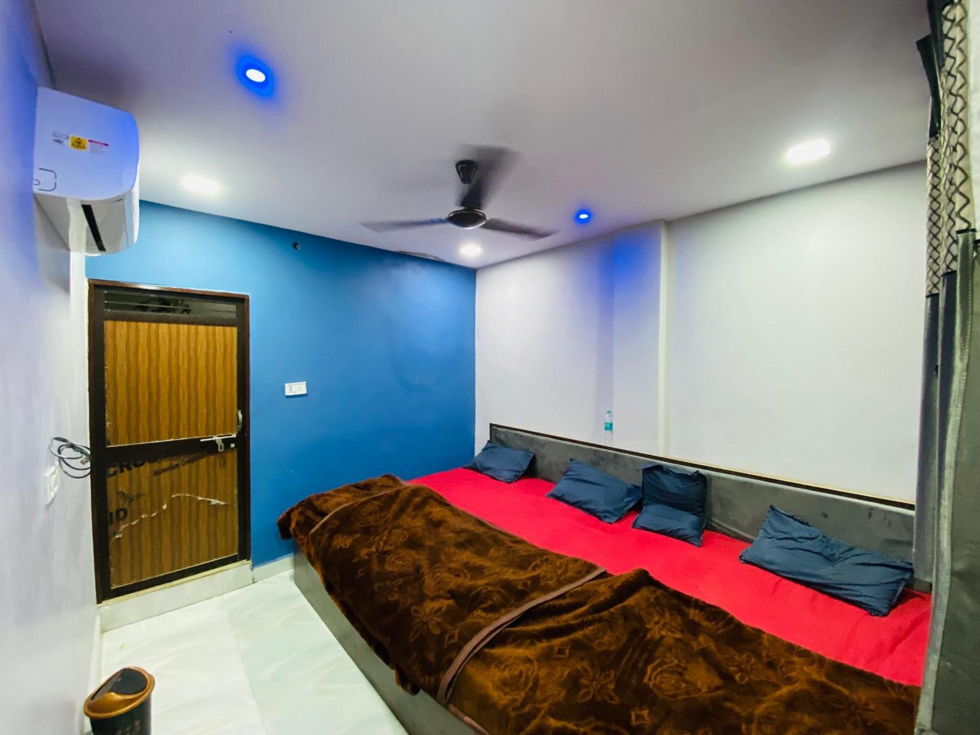 Hotel Ramghat View Ujjain Extérieur photo